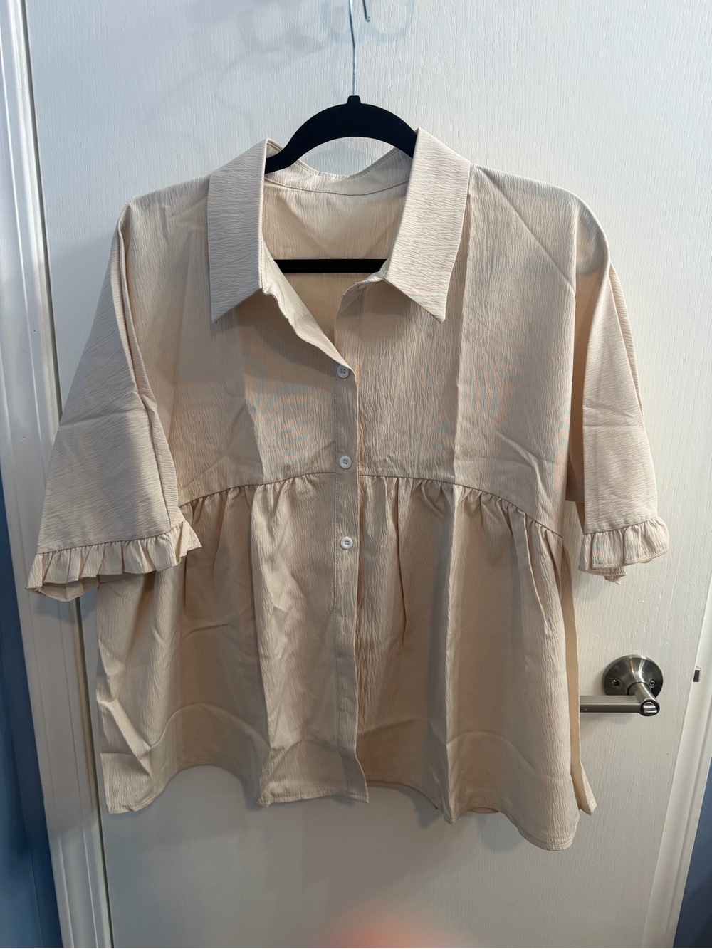 Women'S Casual Beige Button-Up Blouse with Ruffled Hem - Picture 6 of 7
